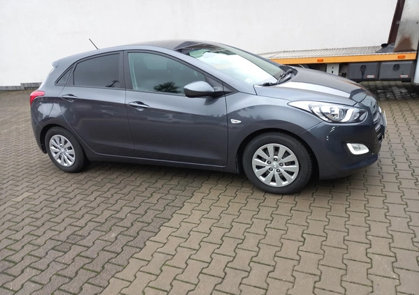 Hyundai I30 cena 42600 przebieg: 143900, rok produkcji 2015 z Pabianice małe 191